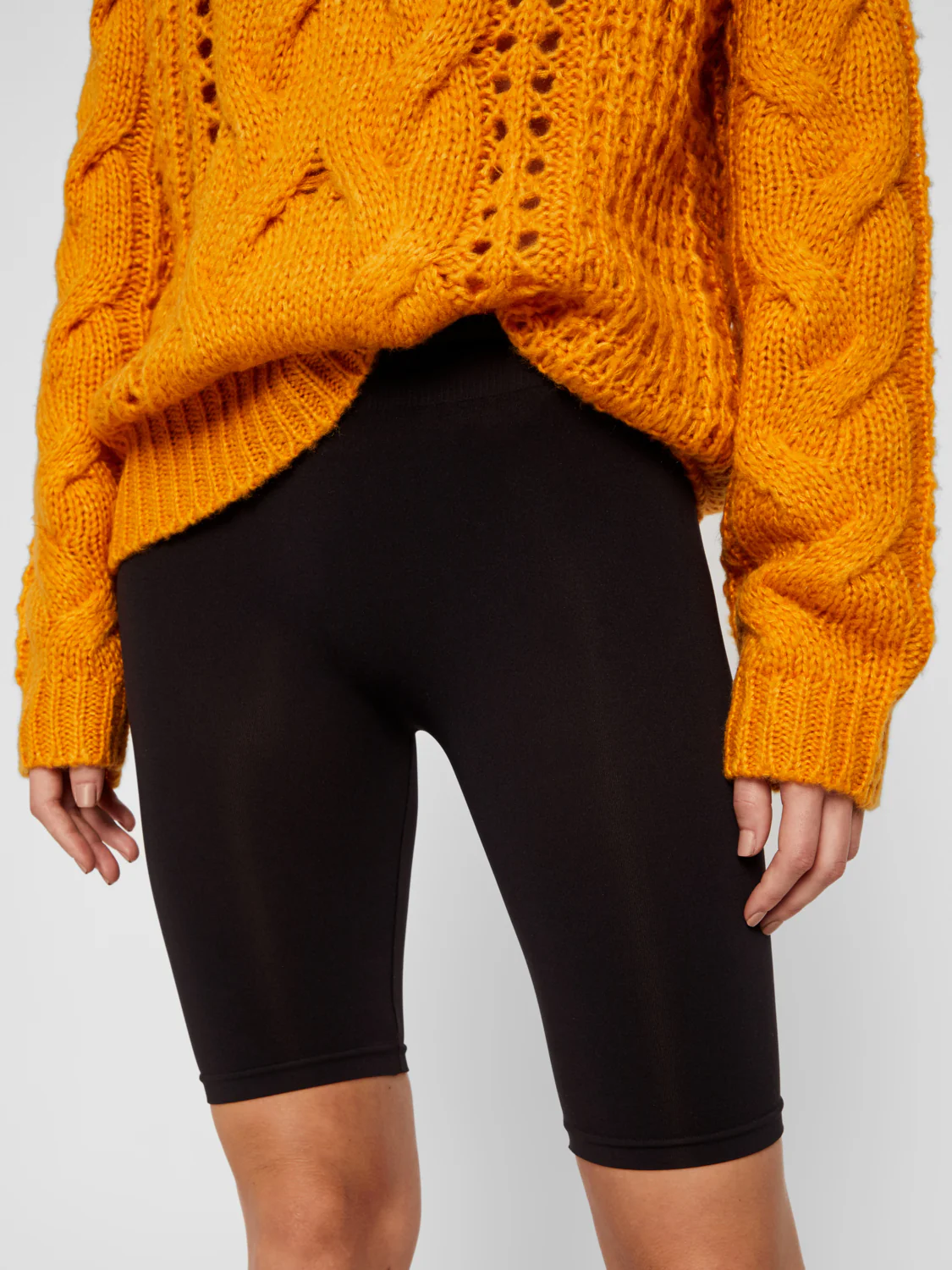 PCLONDON Shorts - black - Image 3