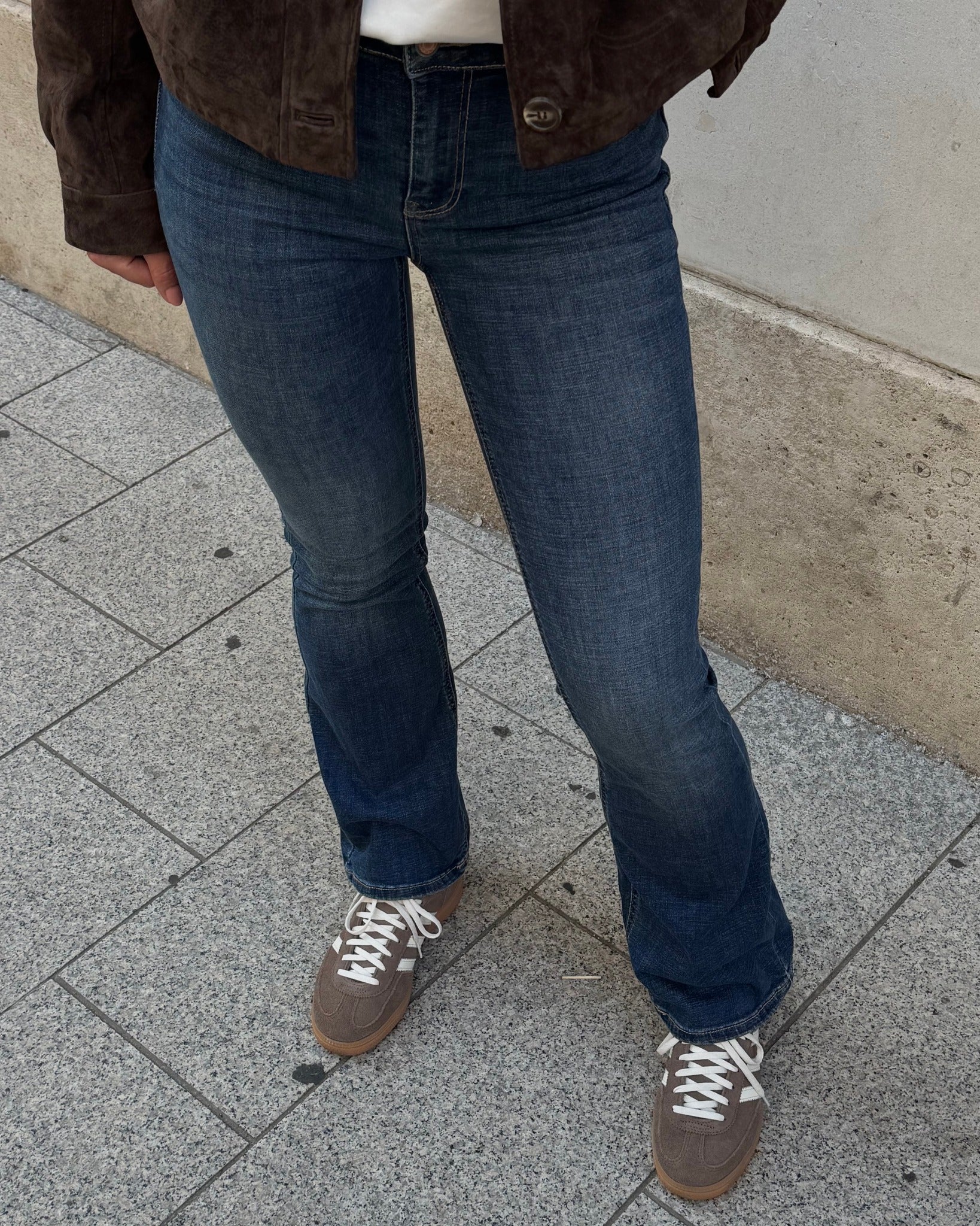 VMFLASH Flared Jeans - Dark Blue Denim - Image 4