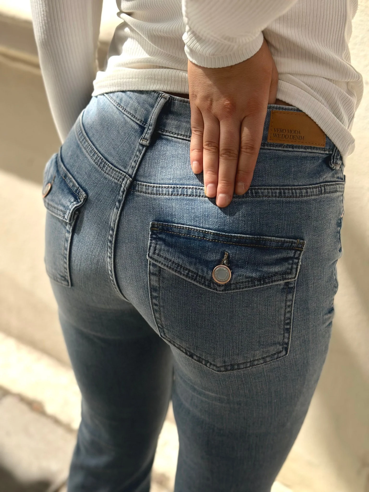 VMFLASH Pocket Jeans - Light Blue Denim - Image 10