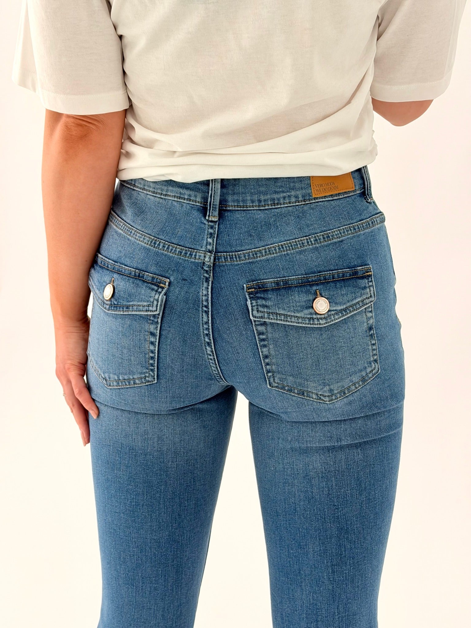 VMFLASH Pocket Jeans - Light Blue Denim - Image 2