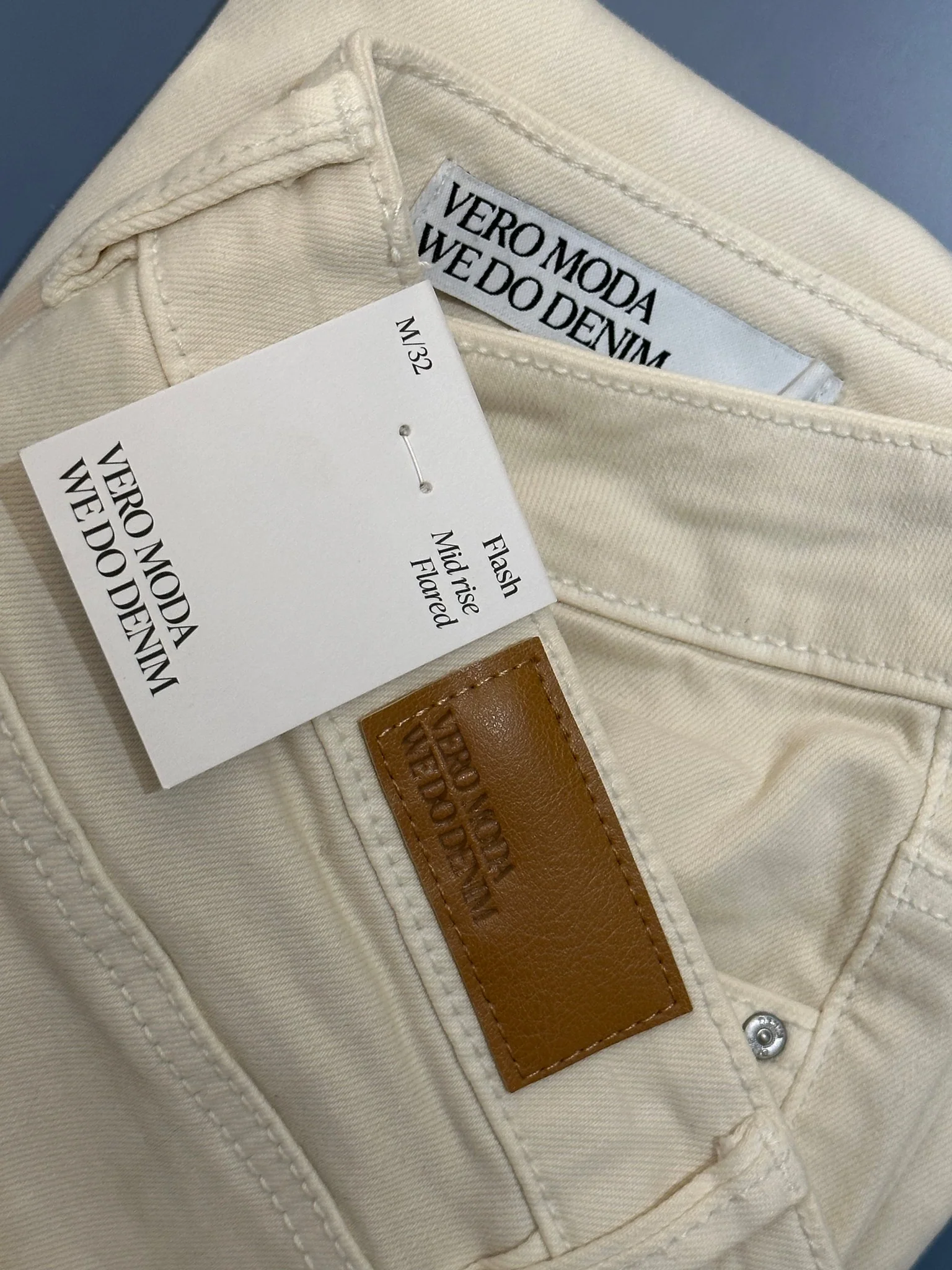 VMFLASH Flared Jeans - Ecru - Image 6