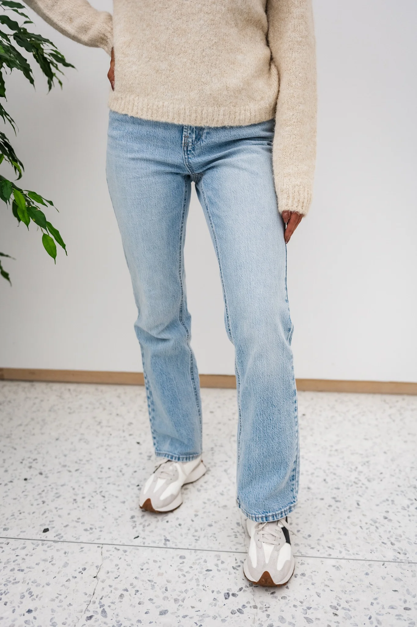 VMTESSA Straight Jeans - Light Blue Denim - Image 10
