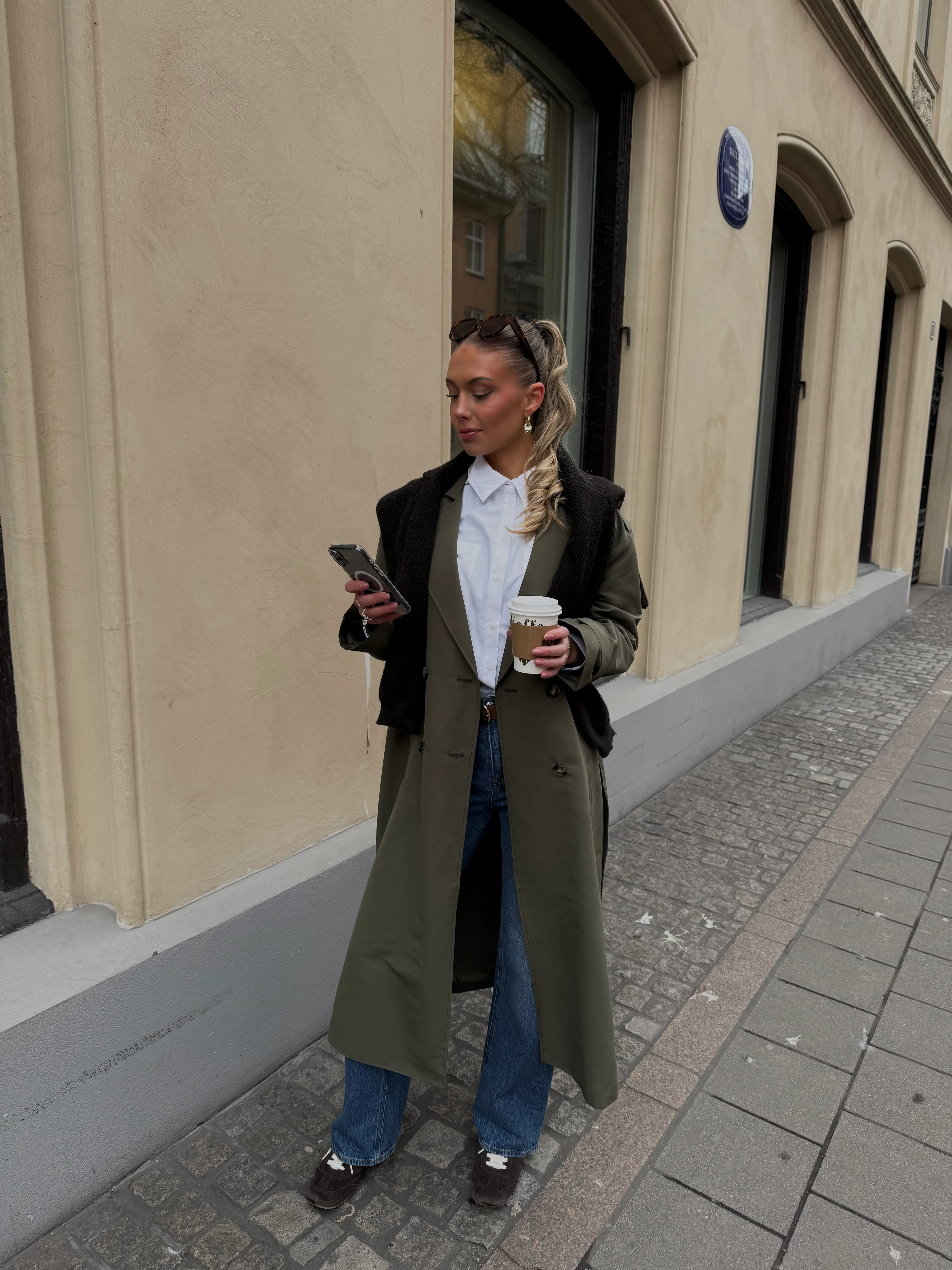 VMMOE Trenchcoat - Kalamata - Image 3