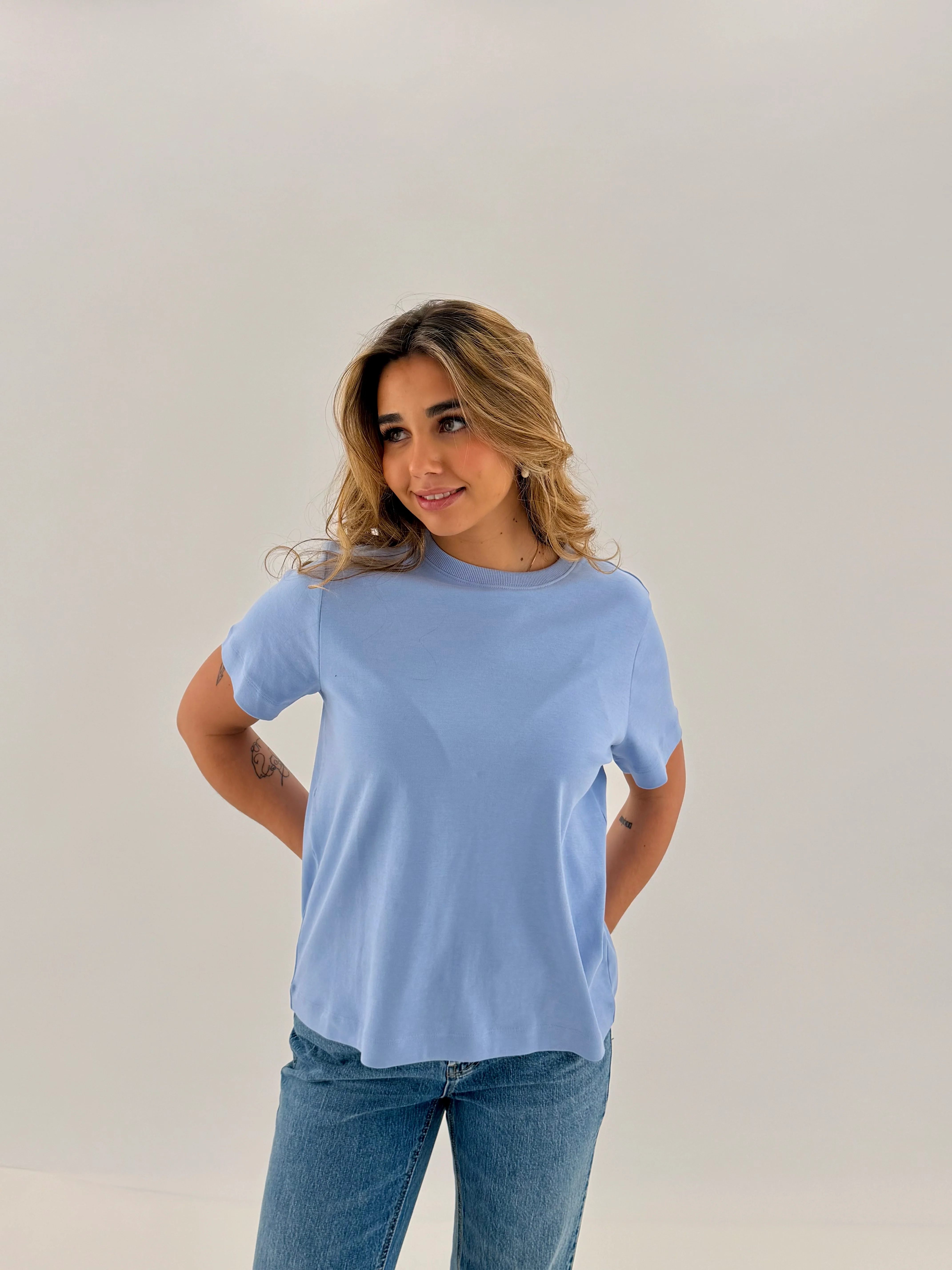 AWNAIMA T-Shirt - Brunnera Blue - Image 4