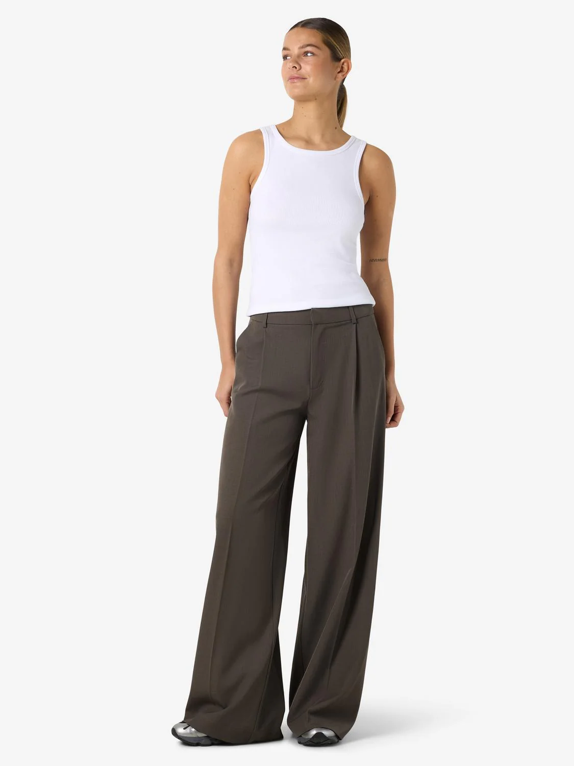 NMIRIS Tailored Trousers - Morel - Image 7